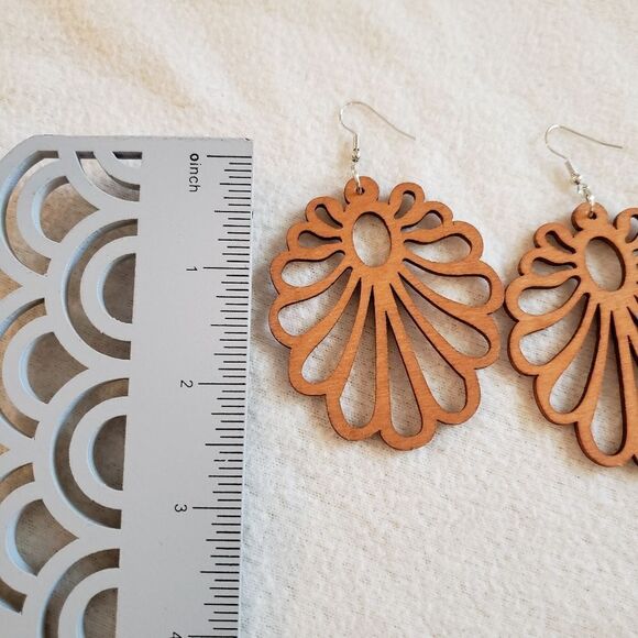 Wood Cutout Floral Earrings - Picture 3 of 3